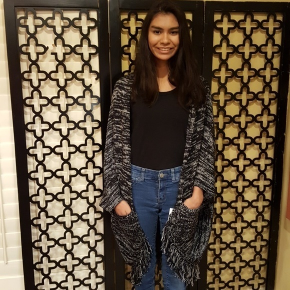 NWT  BLACK WHITE Long Sweater‎  COCOON WRAP WITH POCKETS